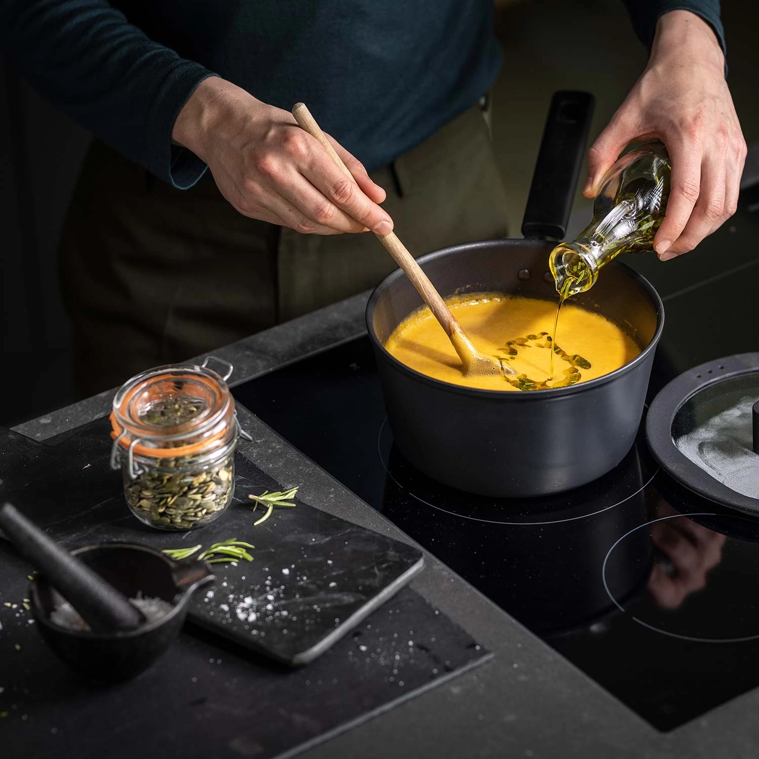 Fiskars Hard Face Kasserolle, 2,5L – Bild 3