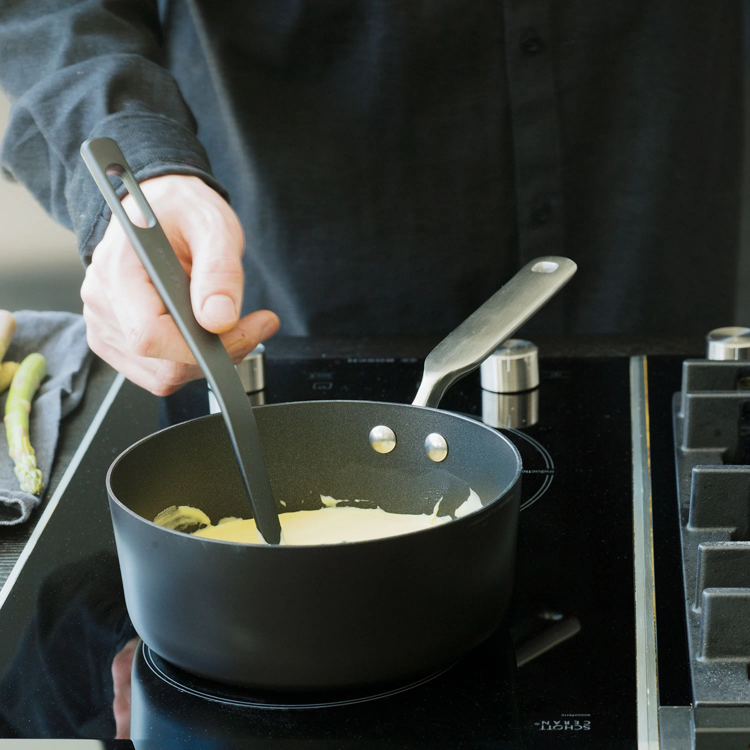 Fiskars Rotisser Traktörpfanne Gross Kante 24 Cm – Bild 2