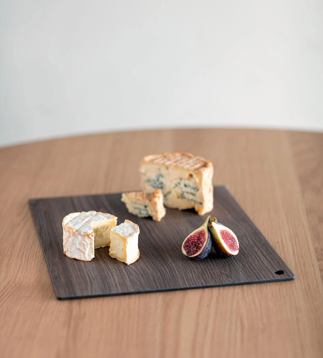 LIND DNA Cut&Serve Square Schneidebrett L, Walnuss – Bild 2