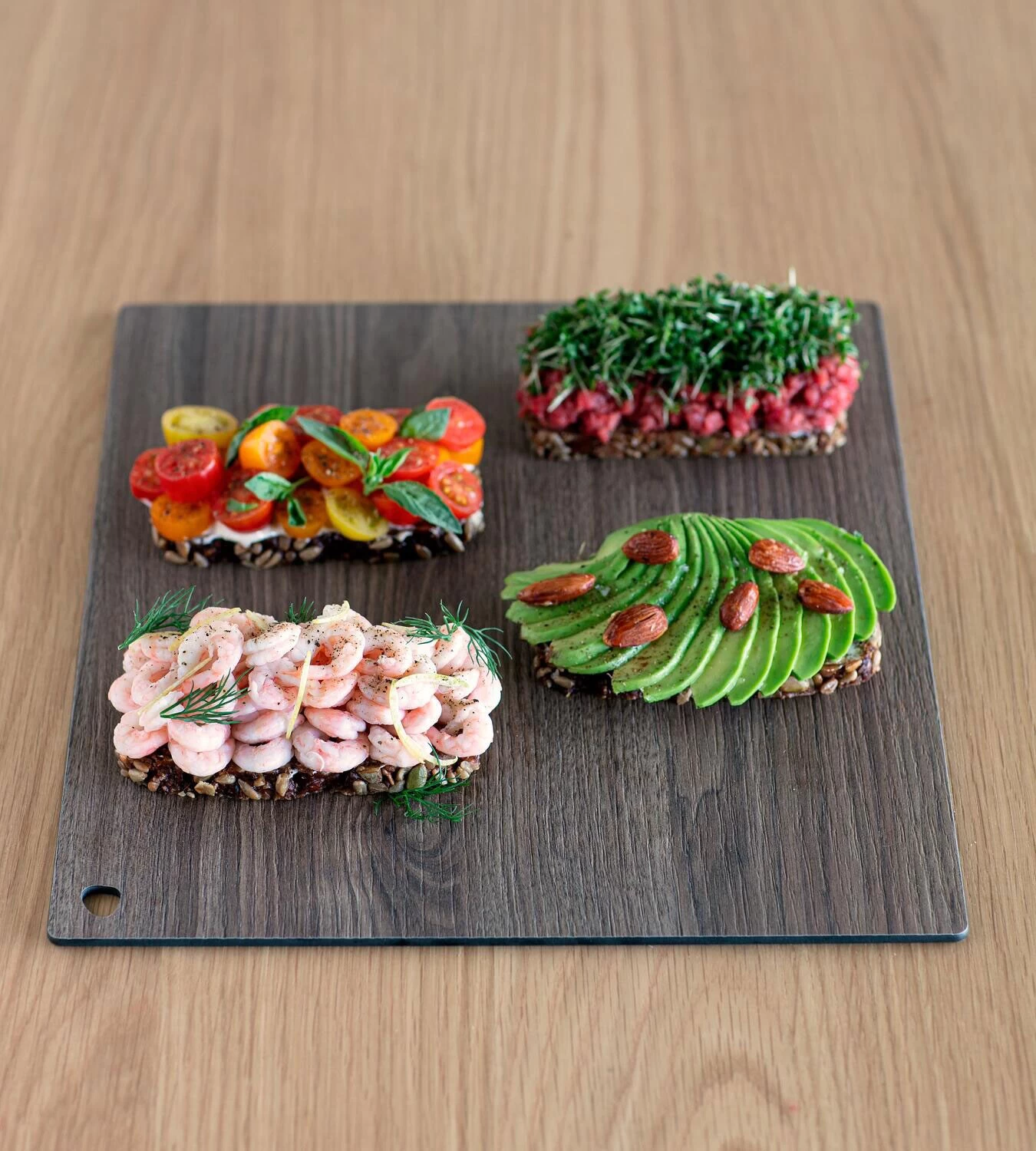 LIND DNA Cut&Serve Square Schneidebrett L, Walnuss – Bild 4