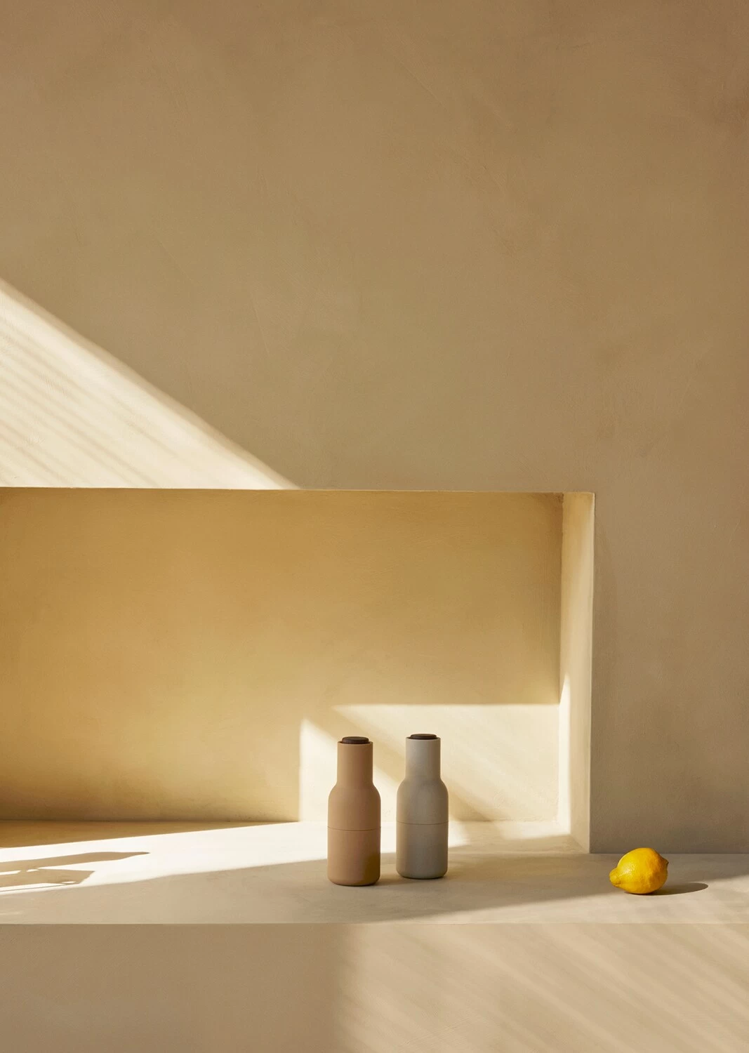 Menu Bottle Grinder Gewürzmühle 2-er Set, Barley/Walnussfarben – Bild 3