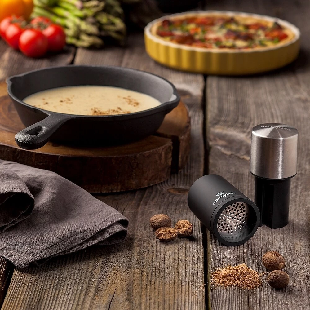 Microplane Gewürzmühle, Schwarz / Edelstahl – Bild 4
