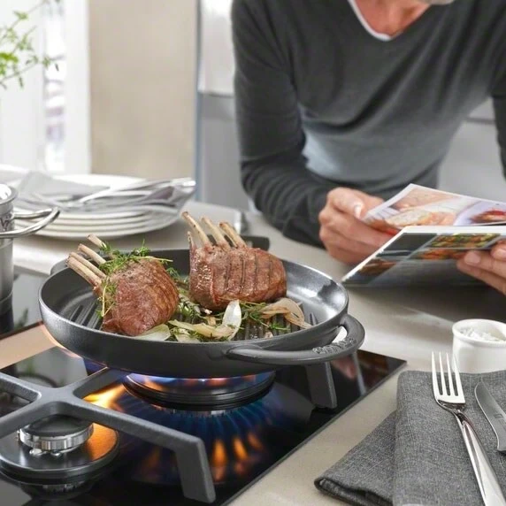 Staub Pure Small Grill, Black – Bild 2