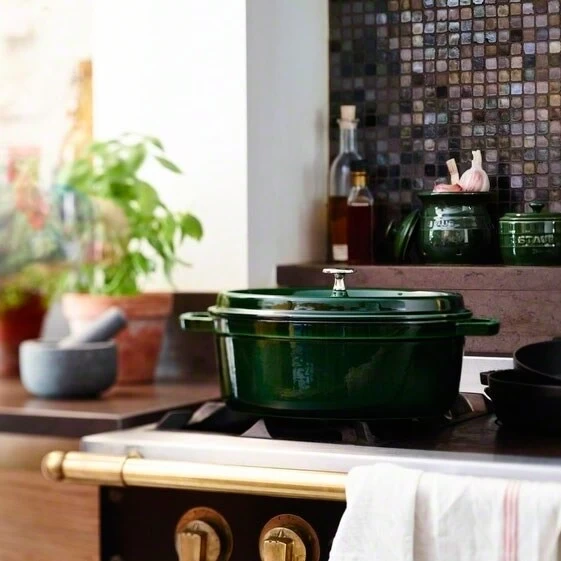 Staub Runde Kochtopf Aus Gusseisen 5,2 L, Grün – Bild 2